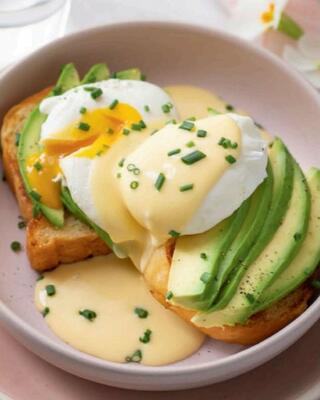 Œufs bénédictines et Tavel par Cuisine et Vins de France